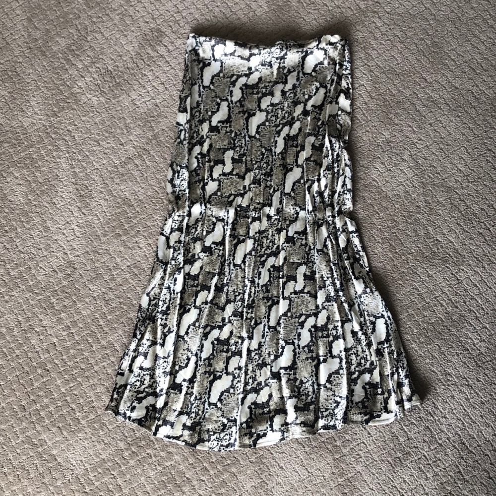 H&M midi skirt snake print size 6